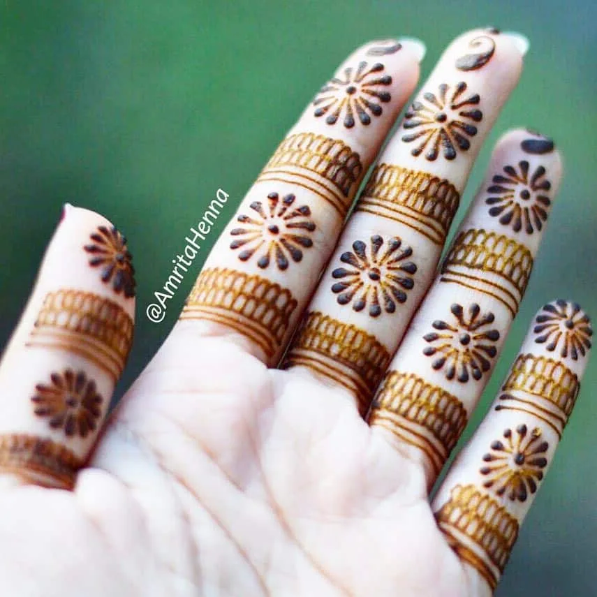 আঙ্গুলের মেহেদি ডিজাইন