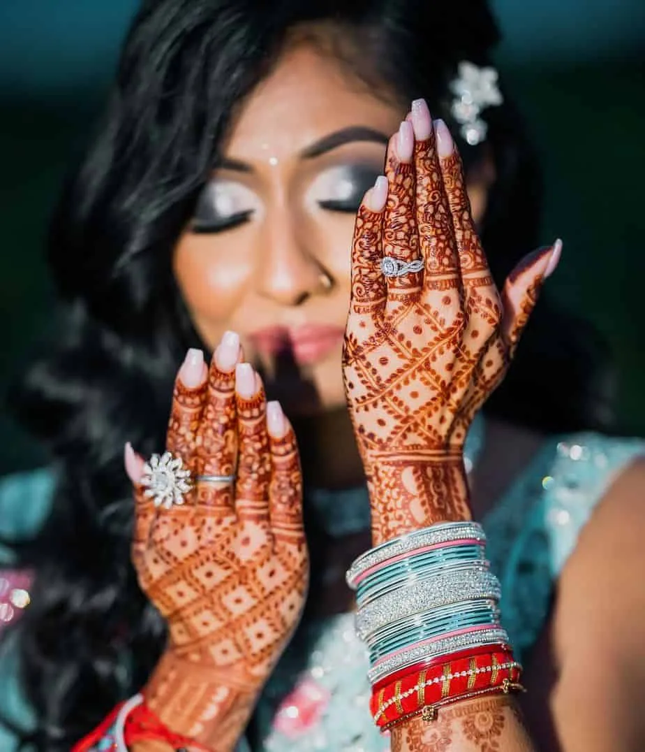 হলুদের ডিজাইন