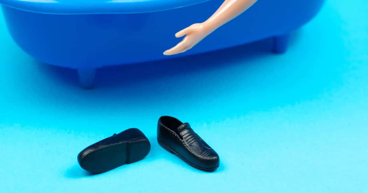 5 Best Shower Shoes for Elderly 2023 Sylhetism